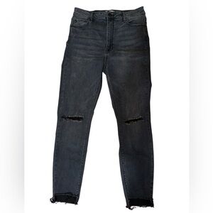 Black Distressed Women Skinny Jeans